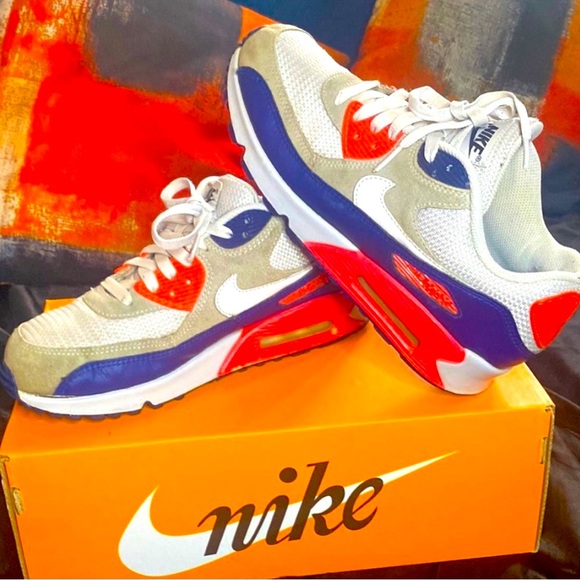 Nike Shoes - 🔥 Hard to Find ! Nike Air Max 90